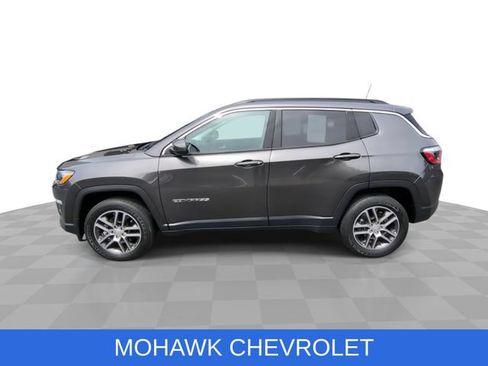 Used 2020 Jeep Compass Latitude AWD/4WD image 6