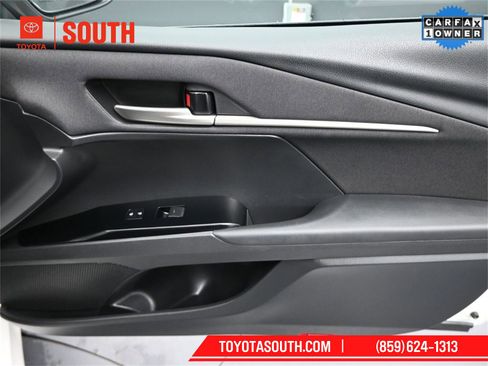 Used 2025 Toyota Camry LE image 28