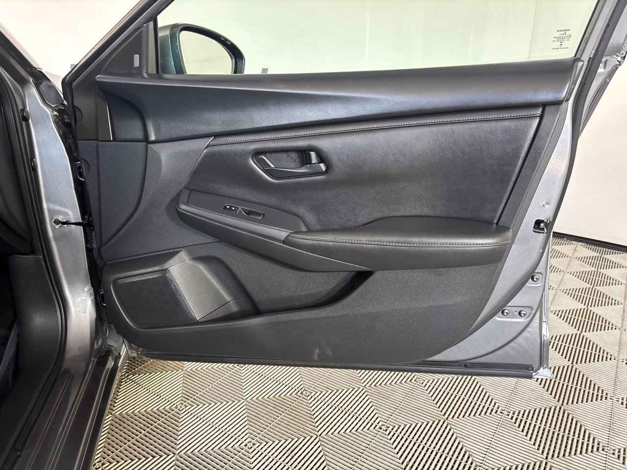 Used 2024 Nissan Sentra S FWD image 27