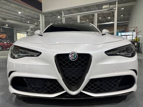 Used 2017 Alfa Romeo Giulia Quadrifoglio image 29