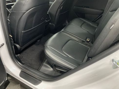 Certified 2024 Kia Sportage EX image 22