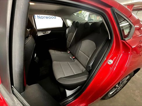 Used 2022 Kia Forte LXS w/ LXS Technology Package FWD image 15