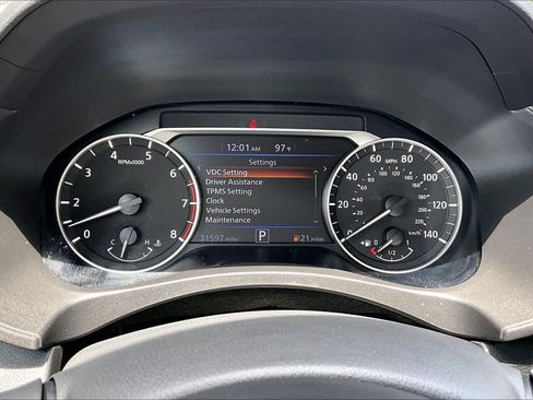 Used 2025 Nissan Altima 2.5 SV FWD image 24