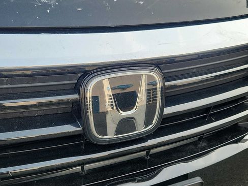 Used 2023 Honda Odyssey Touring image 4
