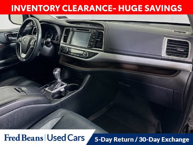 Used 2017 Toyota Highlander XLE AWD/4WD image 37