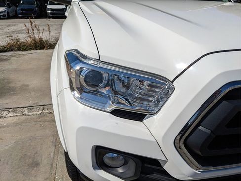 Used 2022 Toyota Tacoma SR5 image 10