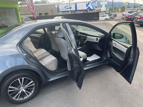 Used 2017 Toyota Corolla SE FWD image 17