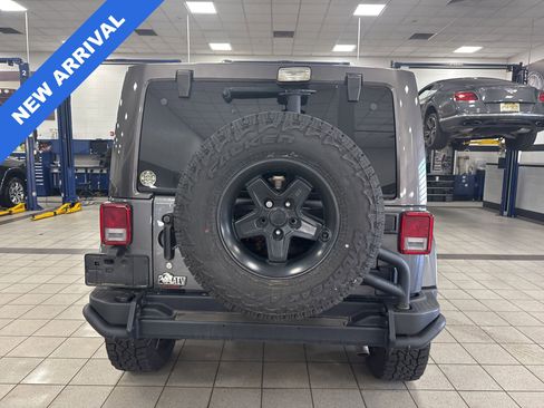 Used 2017 Jeep Wrangler Unlimited Sahara w/ Connectivity Group image 5