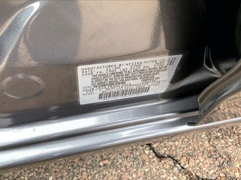 Used 2021 Nissan Versa SV image 31