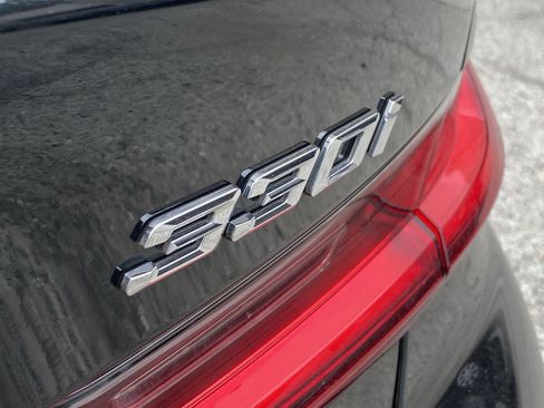 Used 2023 BMW 330i Sedan w/ M Sport Package RWD image 5
