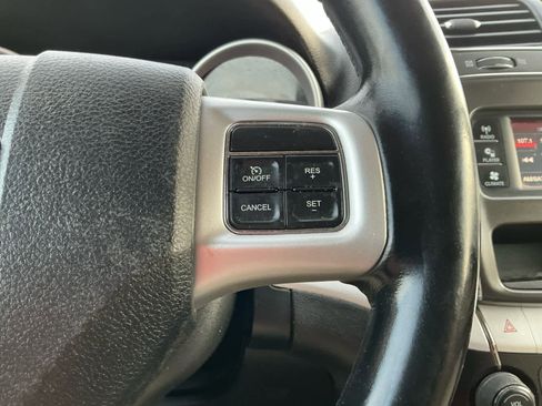 Used 2020 Dodge Journey SE w/ SE Popular Equipment Group image 16