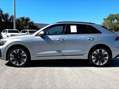 Used 2025 Audi Q8 Premium Plus w/ Premium Plus Package image 8