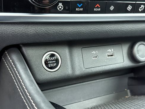 Used 2023 Nissan Rogue SL w/ SL Premium Package image 22