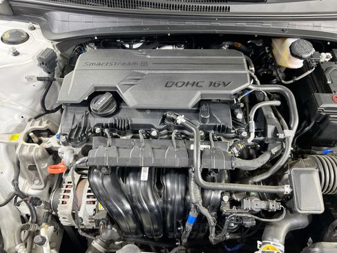 Used 2024 Hyundai Elantra SEL FWD image 28