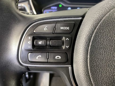 Used 2022 Kia Niro Touring Special Edition FWD image 18