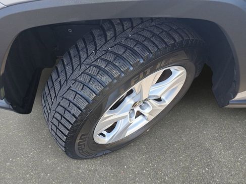 Used 2021 Toyota RAV4 XLE w/ Carpet Mat Package (TMS) image 31