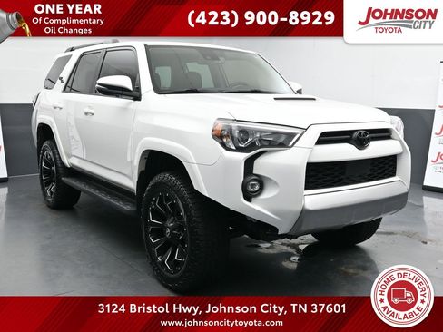 Used 2023 Toyota 4Runner TRD Off-Road Premium image 1