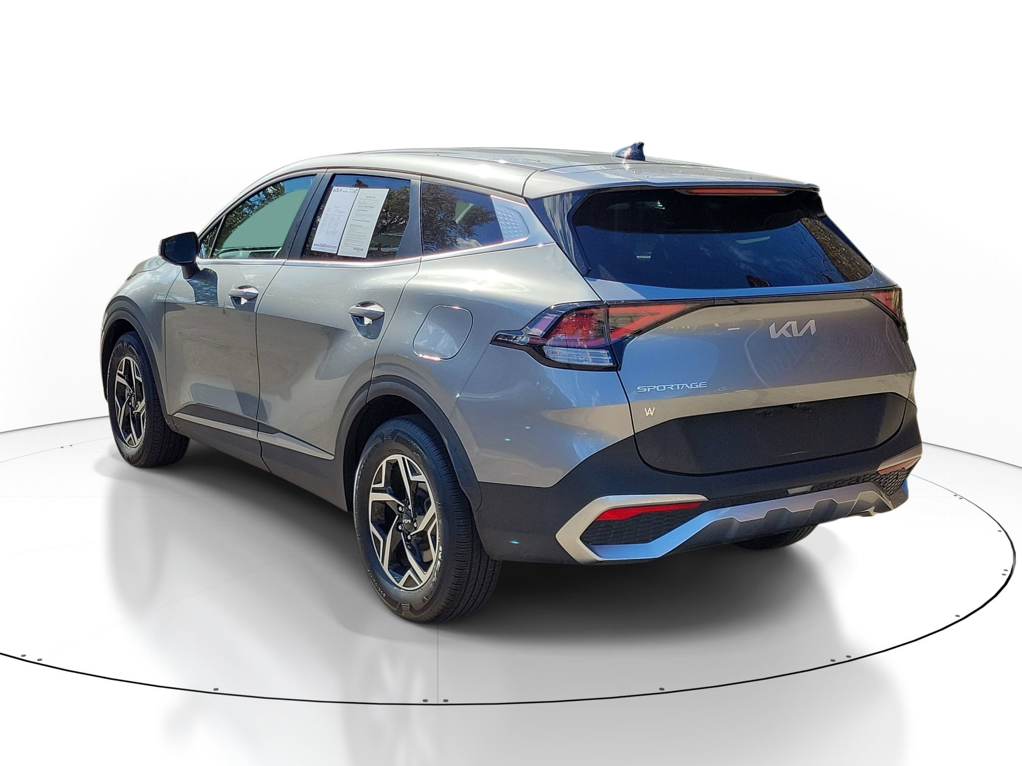 Used 2025 Kia Sportage LX FWD image 3