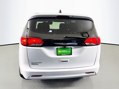 Used 2023 Chrysler Voyager LX FWD image 8