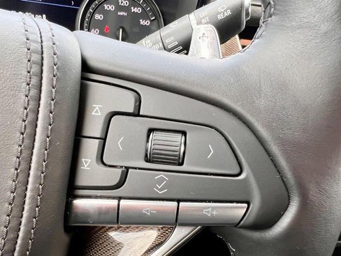 Used 2023 Cadillac XT6 Sport w/ Platinum Package image 19