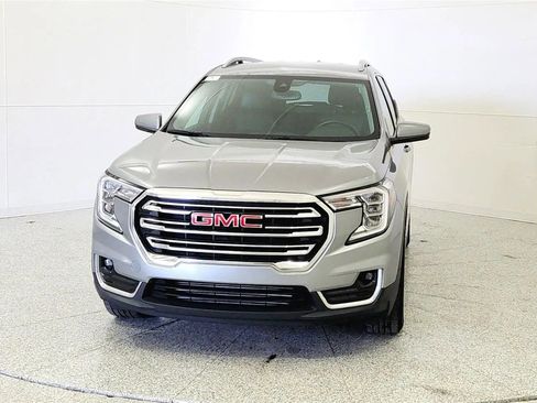 Used 2023 GMC Terrain SLT FWD image 2