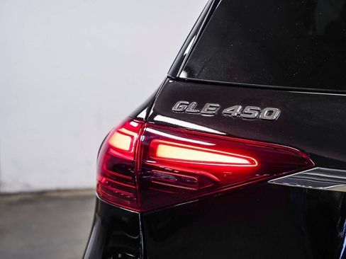 Used 2025 Mercedes-Benz GLE 450 4MATIC image 11