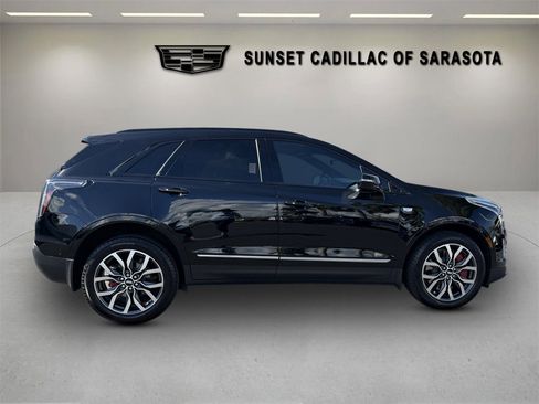 Certified 2022 Cadillac XT5 Sportv w/ Technology Package image 2