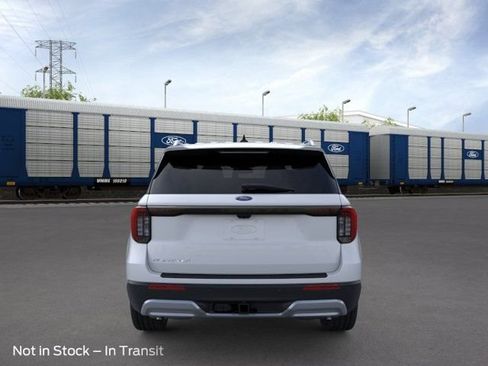 New 2026 Ford Explorer Platinum RWD image 5