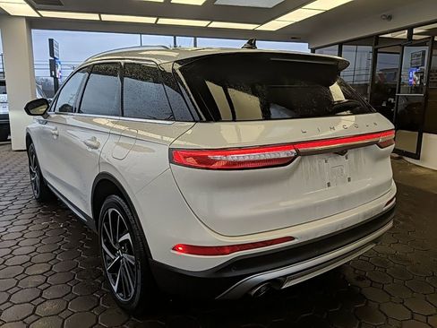 Certified 2023 Lincoln Corsair Reserve image 7