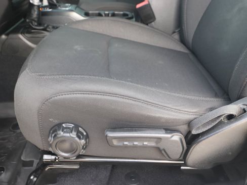 Used 2023 Jeep Wrangler Unlimited Sport AWD/4WD image 18