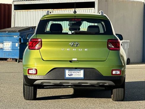 Used 2024 Hyundai Venue SEL image 5