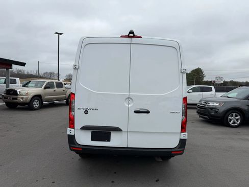 Used 2022 Mercedes-Benz Sprinter 1500 image 19