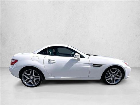 Used 2013 Mercedes-Benz SLK 250 image 4