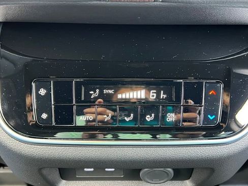 New 2026 Nissan Armada SL w/ Captain's Chari Seat Package AWD/4WD image 24