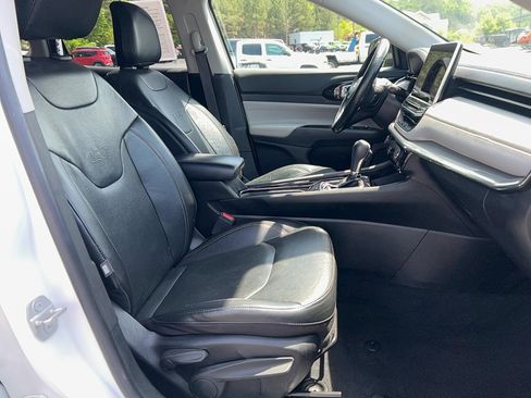 Used 2022 Jeep Compass Limited image 23