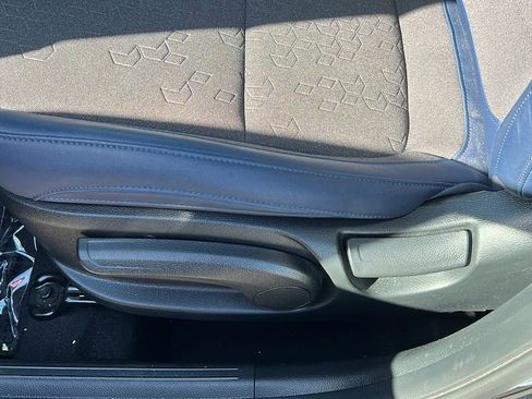 Used 2025 Kia Seltos S image 11