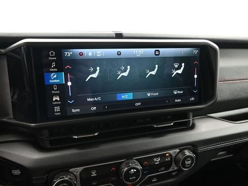 Used 2025 Jeep Wrangler Unlimited Rubicon AWD/4WD image 16