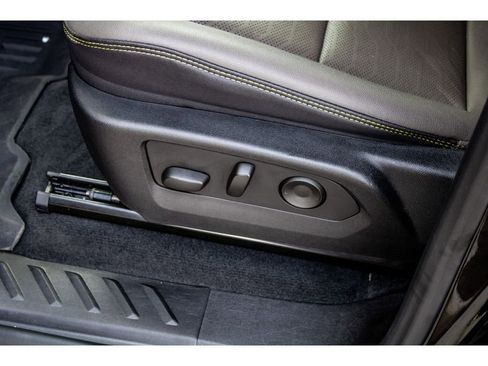 Used 2023 Chevrolet Colorado ZR2 w/ ZR2 Convenience Package III image 25