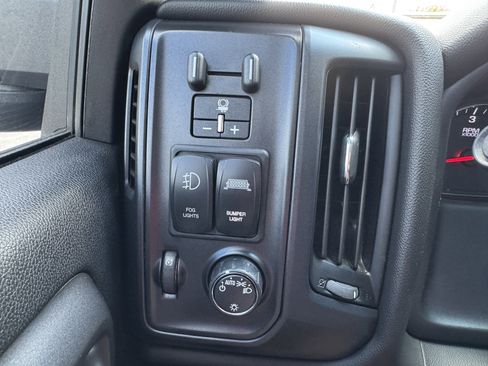 Used 2019 Chevrolet Silverado 2500 W/T AWD/4WD image 16