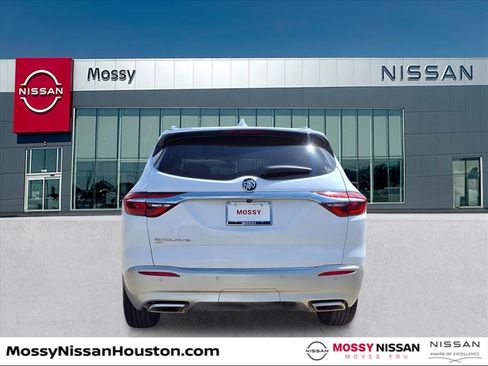 Used 2021 Buick Enclave Essence w/ Sound and Sites Package image 8