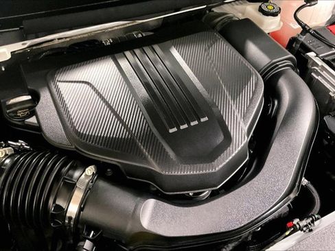 Used 2025 Chevrolet Traverse LT image 32