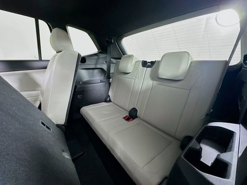 Used 2023 Volkswagen Tiguan SE R-Line FWD image 28