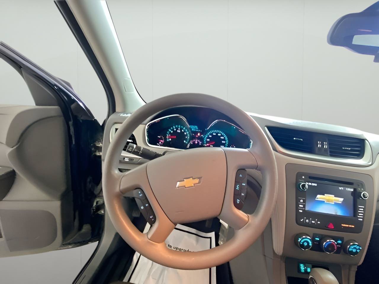 Used 2016 Chevrolet Traverse LS FWD image 39