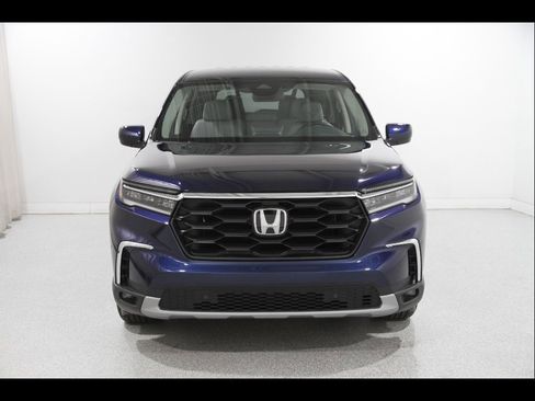 Certified 2025 Honda Pilot TrailSport image 2