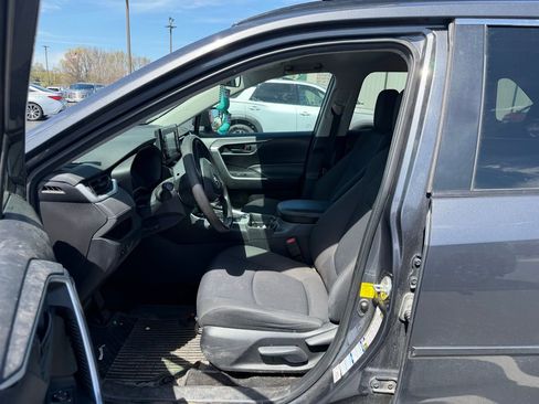 Used 2019 Toyota RAV4 LE image 8