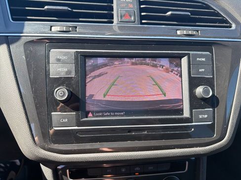 Used 2018 Volkswagen Tiguan S image 4