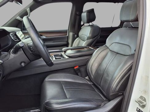 Used 2023 Jeep Grand Wagoneer 4WD image 22