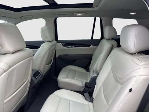 Used 2020 Cadillac XT6 Premium Luxury FWD image 37