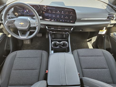 New 2026 Chevrolet Traverse LT w/ Sun and Wheel Package FWD image 19