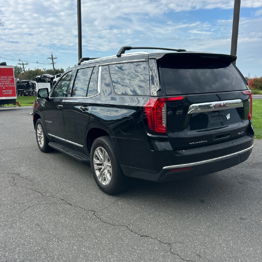 Used 2023 GMC Yukon SLT w/ SLT Luxury Package AWD/4WD image 10